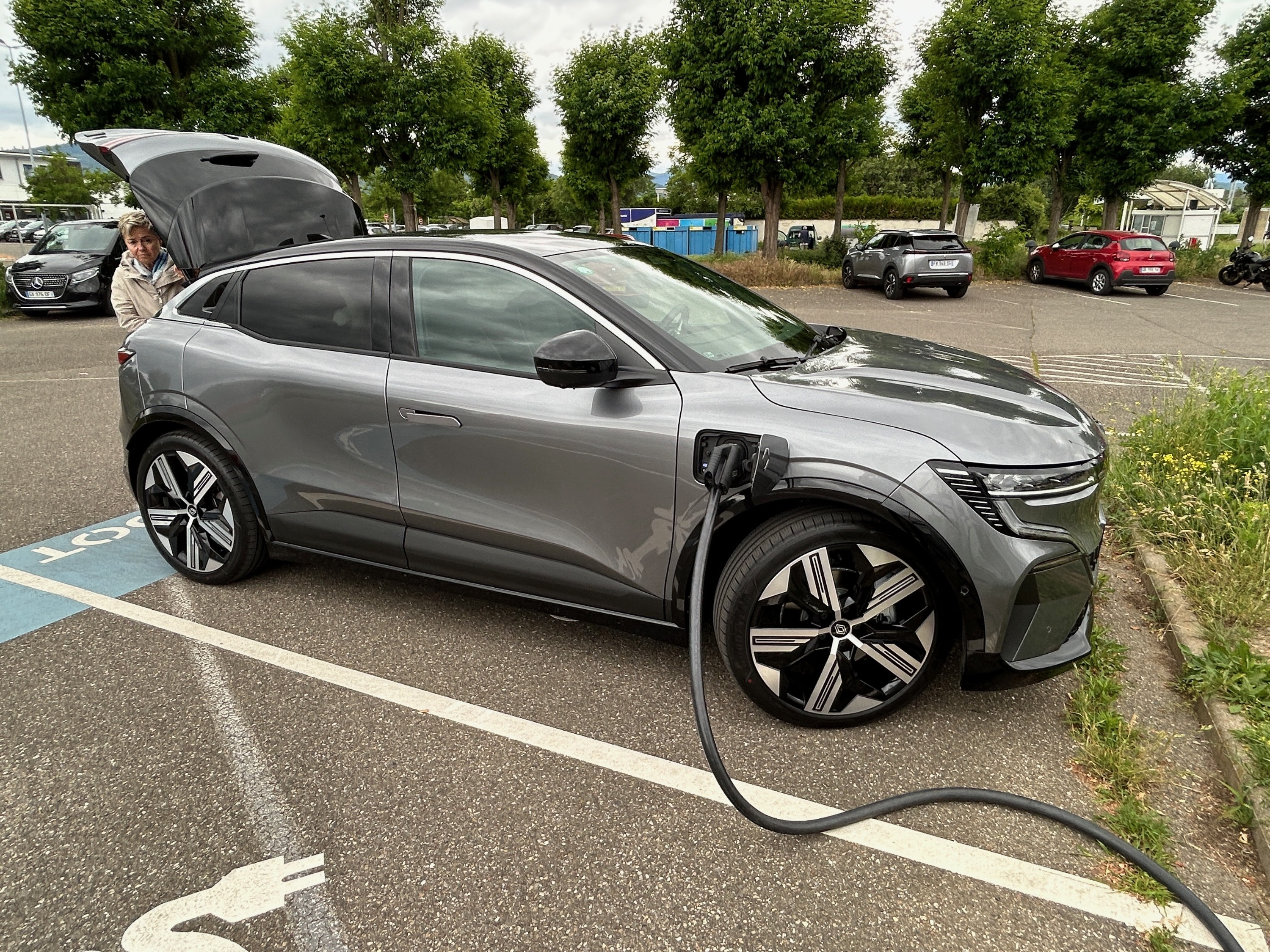 MeganE charging while shopping in Colmar