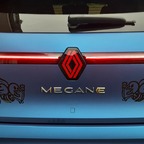 MeganE in Avery Dennison Matte Metallic Blue & rotem Logo & Onkelz Logo in schwarz glanz foliert